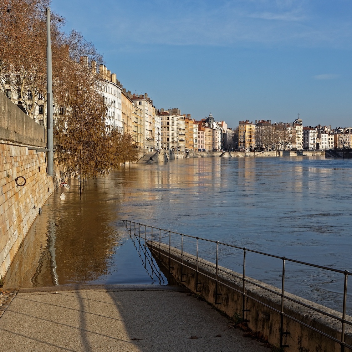 lyon-saone-deborde-crue