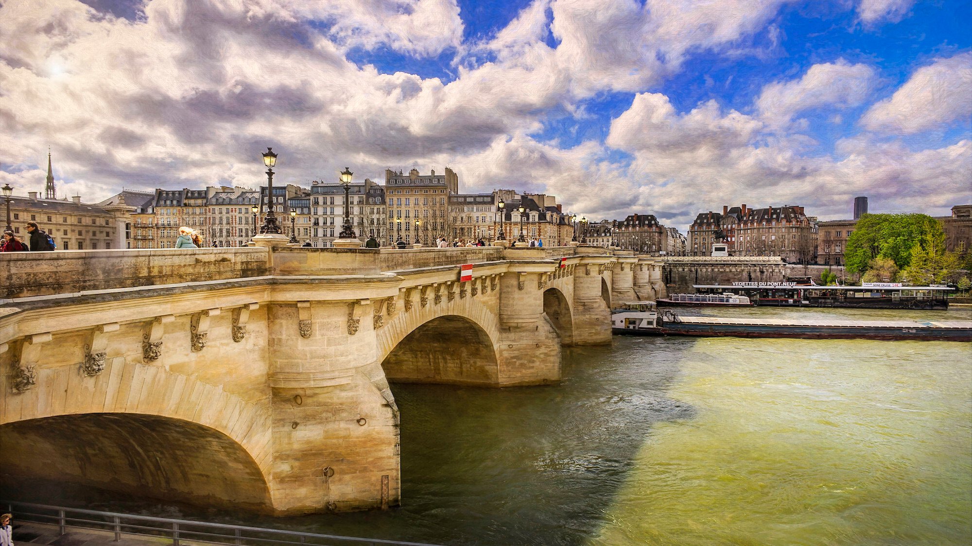 paris-pont-neuf-seine-ciel-bleu-nuages-peitons-tou