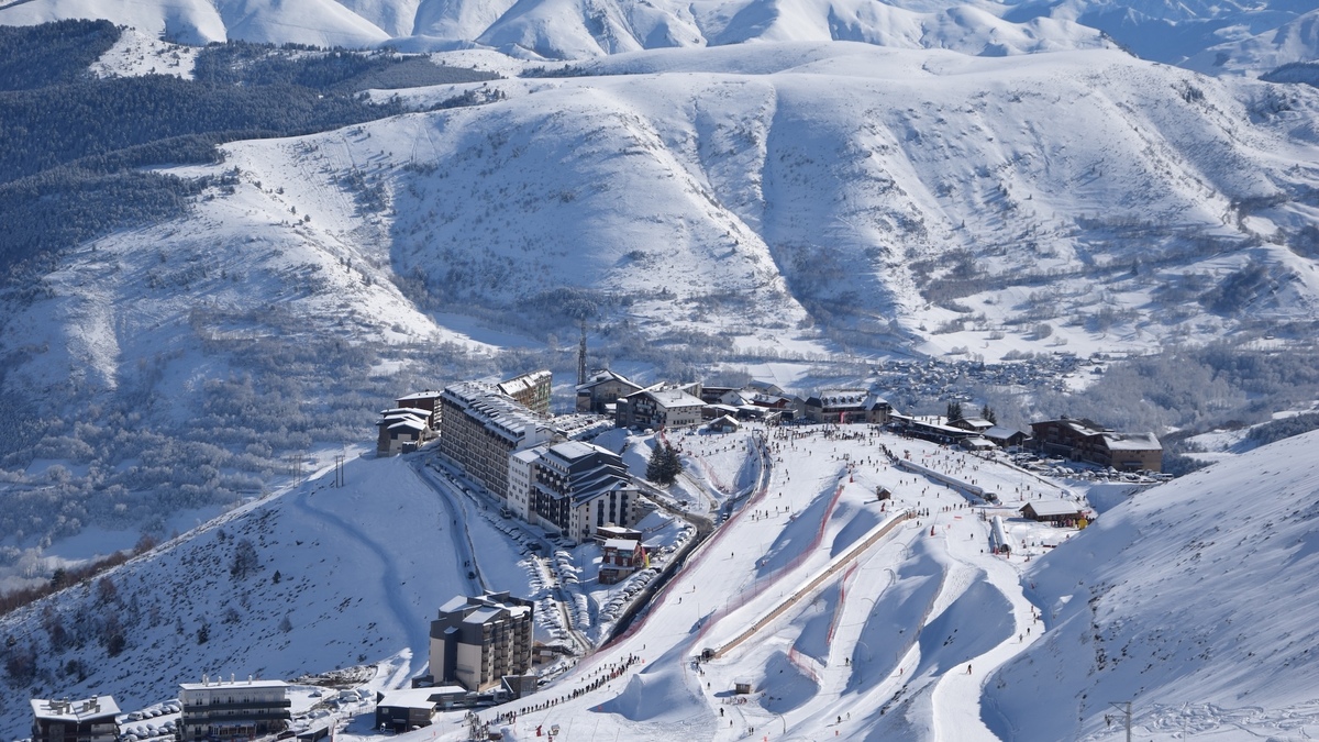 The largest ski resort in the French Pyrenees is just 3 hours from ...