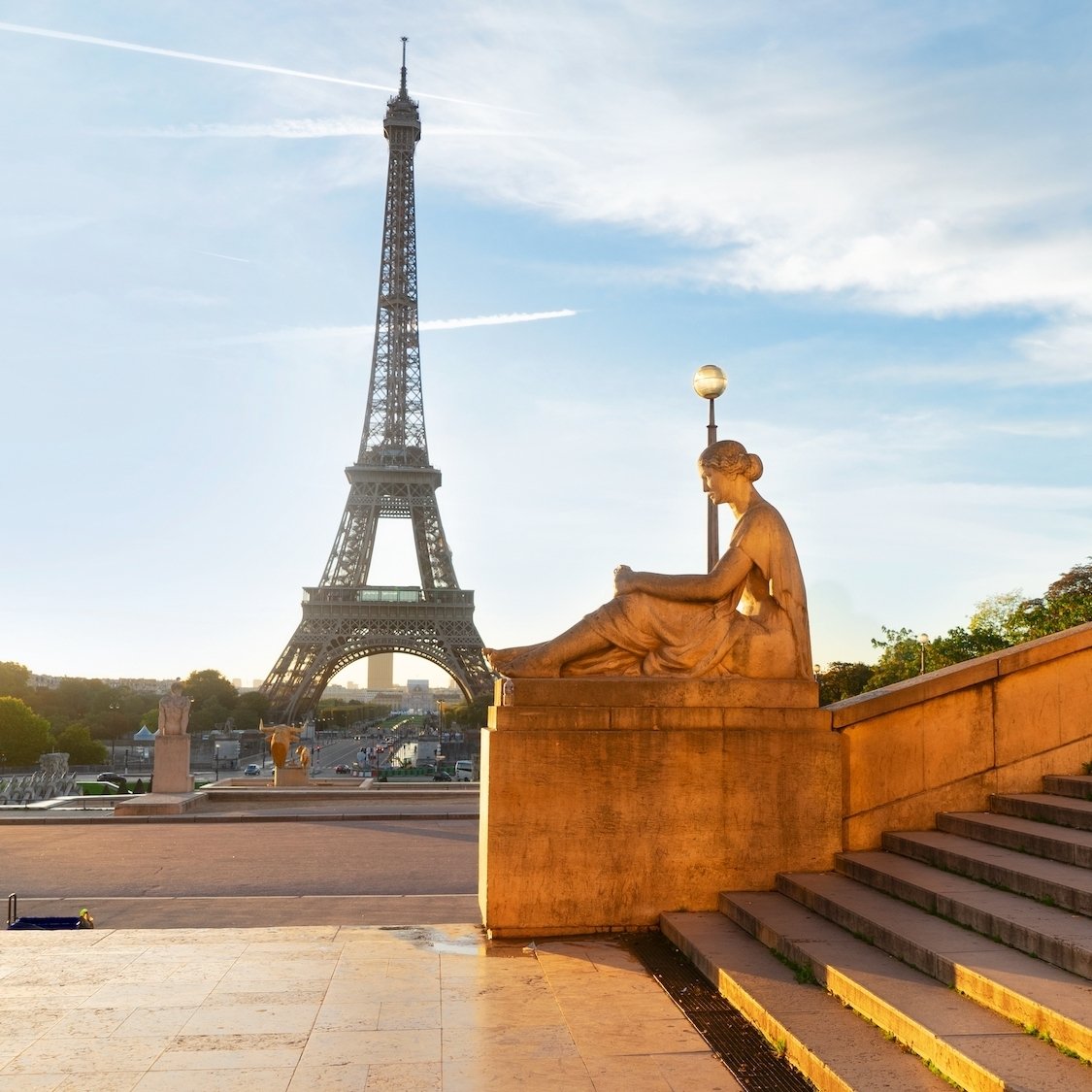 paris-ciel-bleu-tour-eiffel-quais-trocadero-qualit