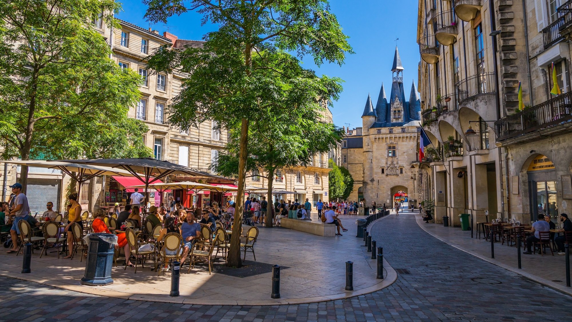 place-du-palais-bordeaux