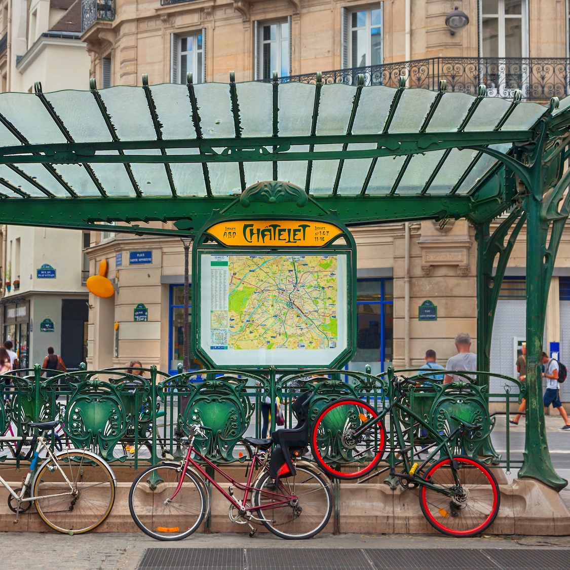 ligne-4-metro-paris-sortie-place-sainte-opportune-