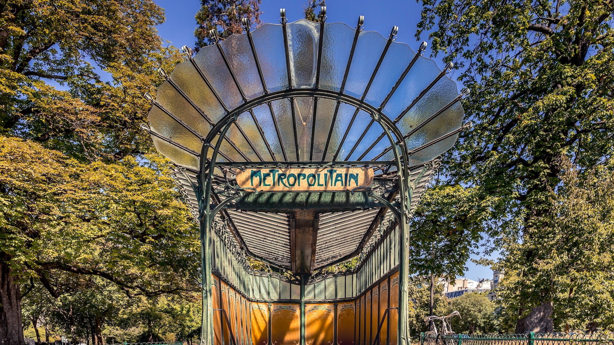 entre-metro-paris-bouche-verriere-porte-dauphine-h