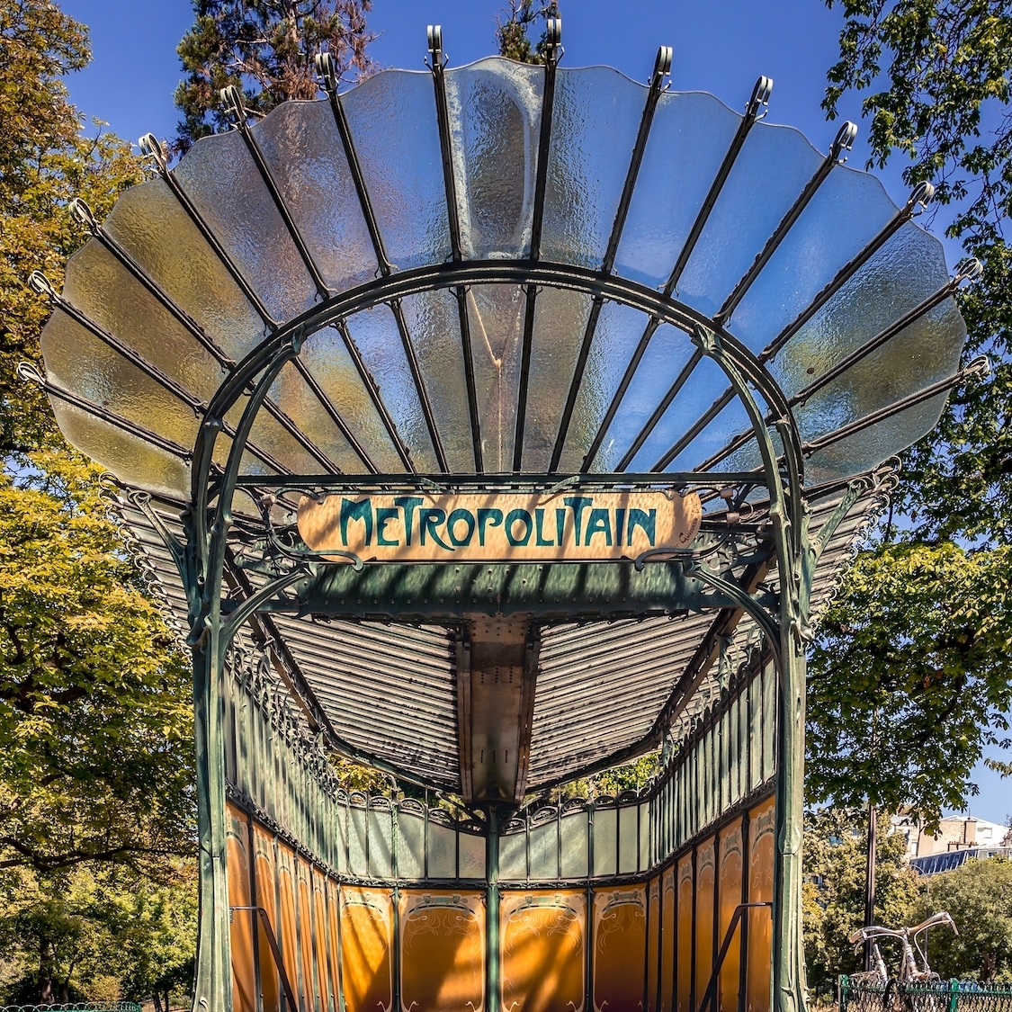 entre-metro-paris-bouche-verriere-porte-dauphine-h