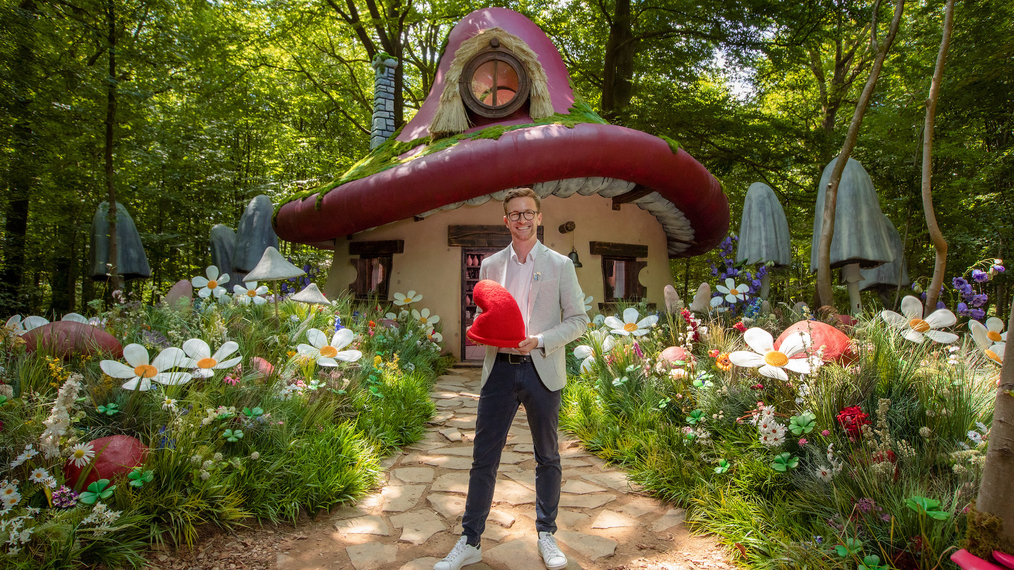 smurfs-experience-nicolas-portrait-airbnb-