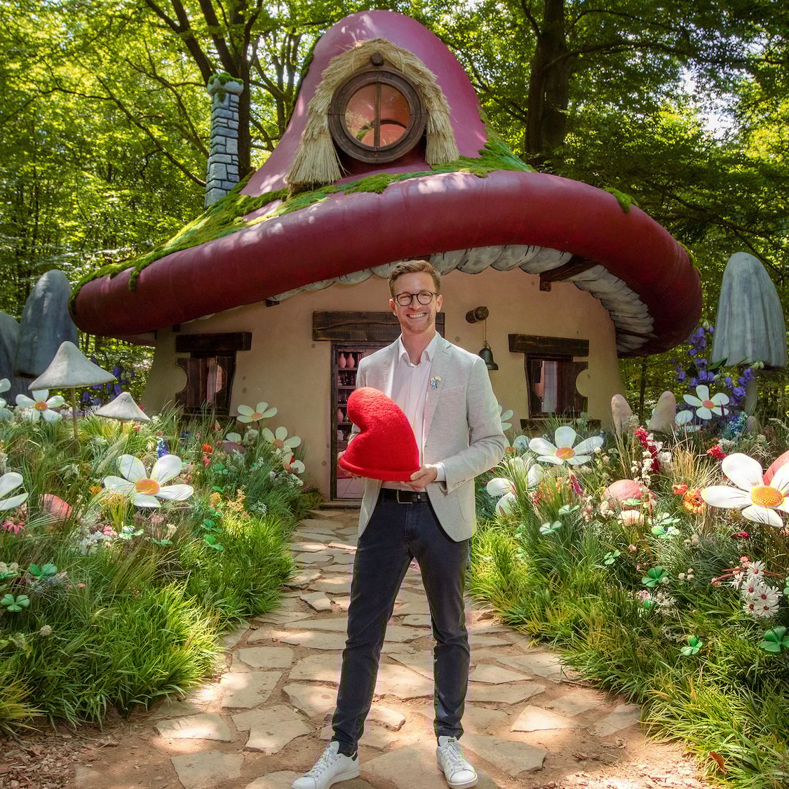 smurfs-experience-nicolas-portrait-airbnb-