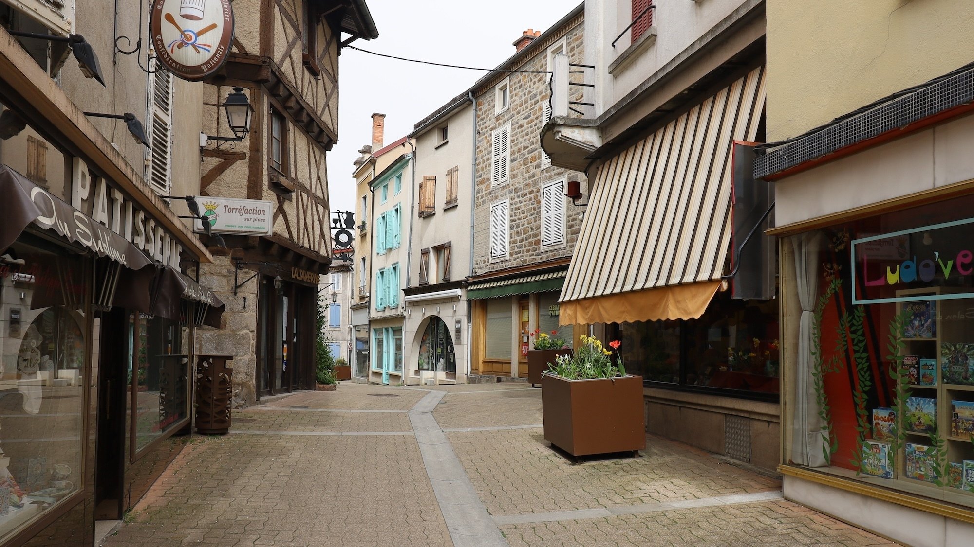 ambert-auvergne-maisons-un-euro