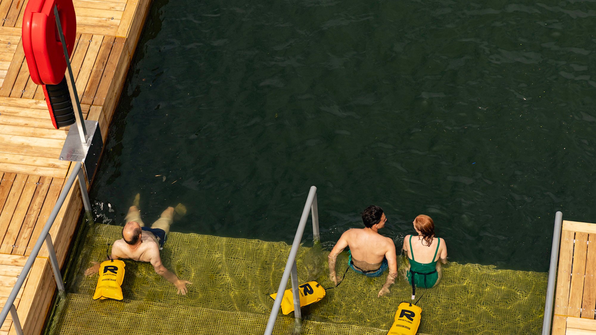 baignade-seine-paris-boue-s-maillot-de-bain-nageur
