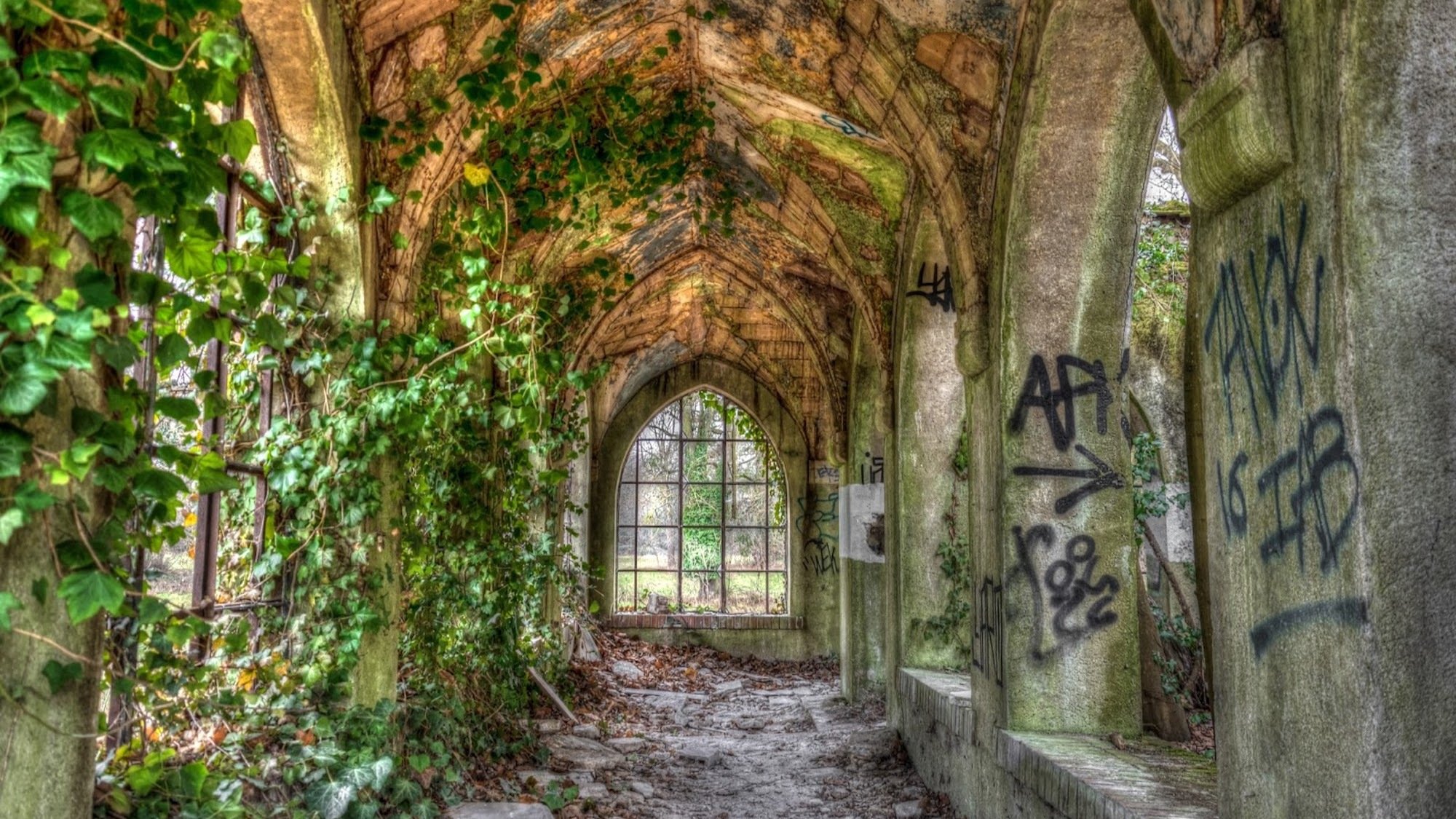 domaine-trois-colonnes-chateau-abandonne-ile-de-fr