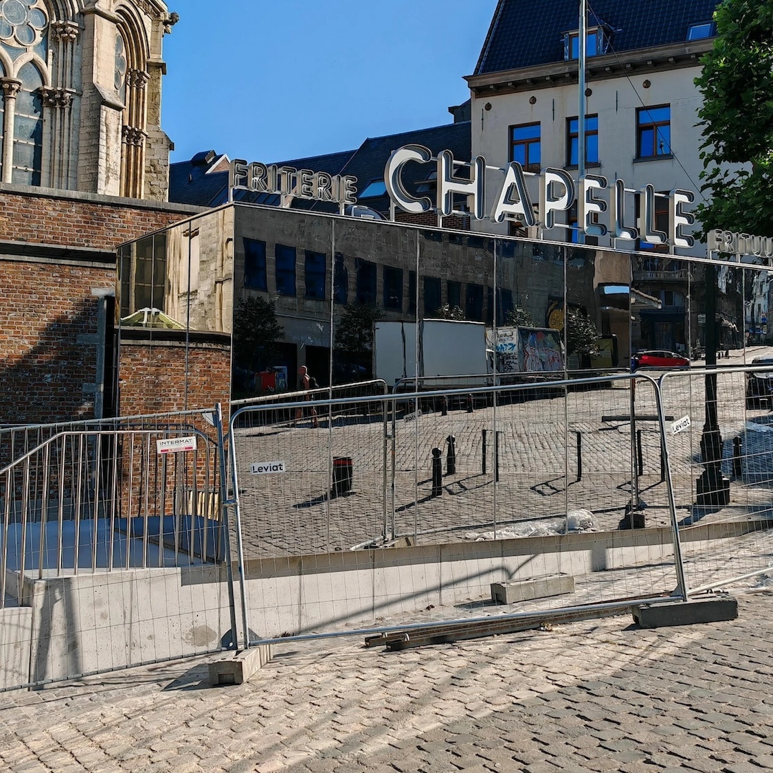 friterie-place-chapelle-bruxelles-rouverture