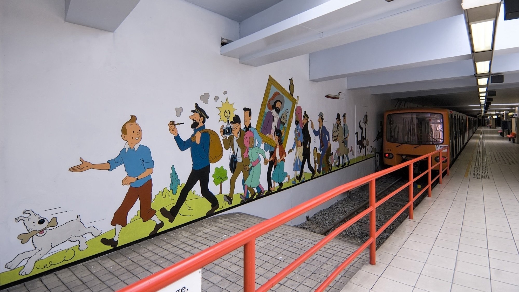 fresque-tintin-metro-stockel-bruxelles