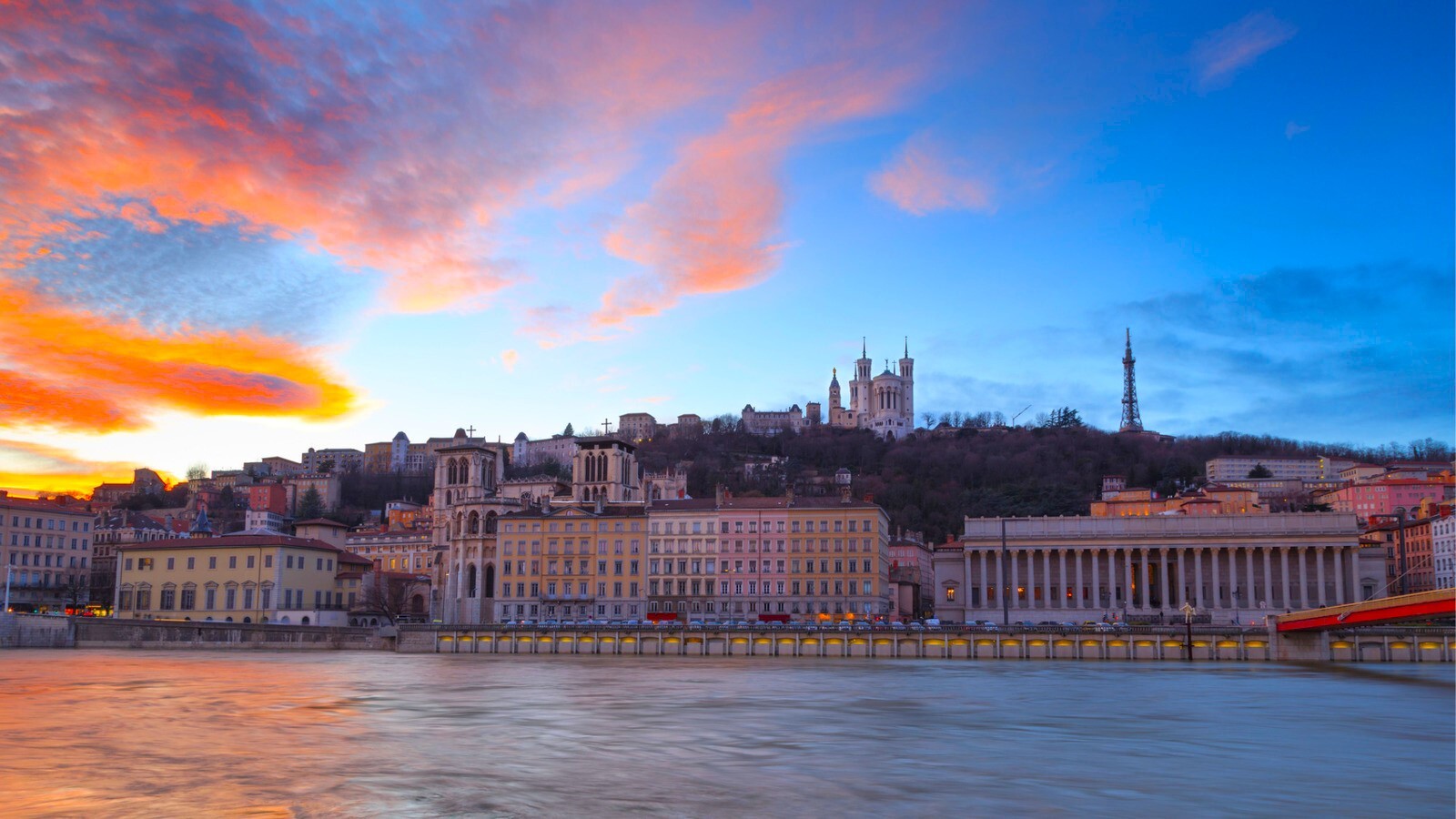 saone-sunset-picture-id915263536-2-1600