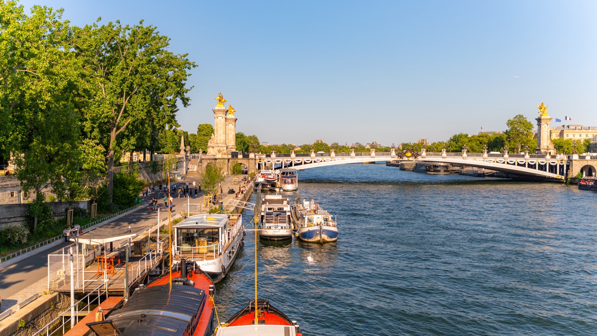 peniches-paris-credit-hugodominguez-lebonbon