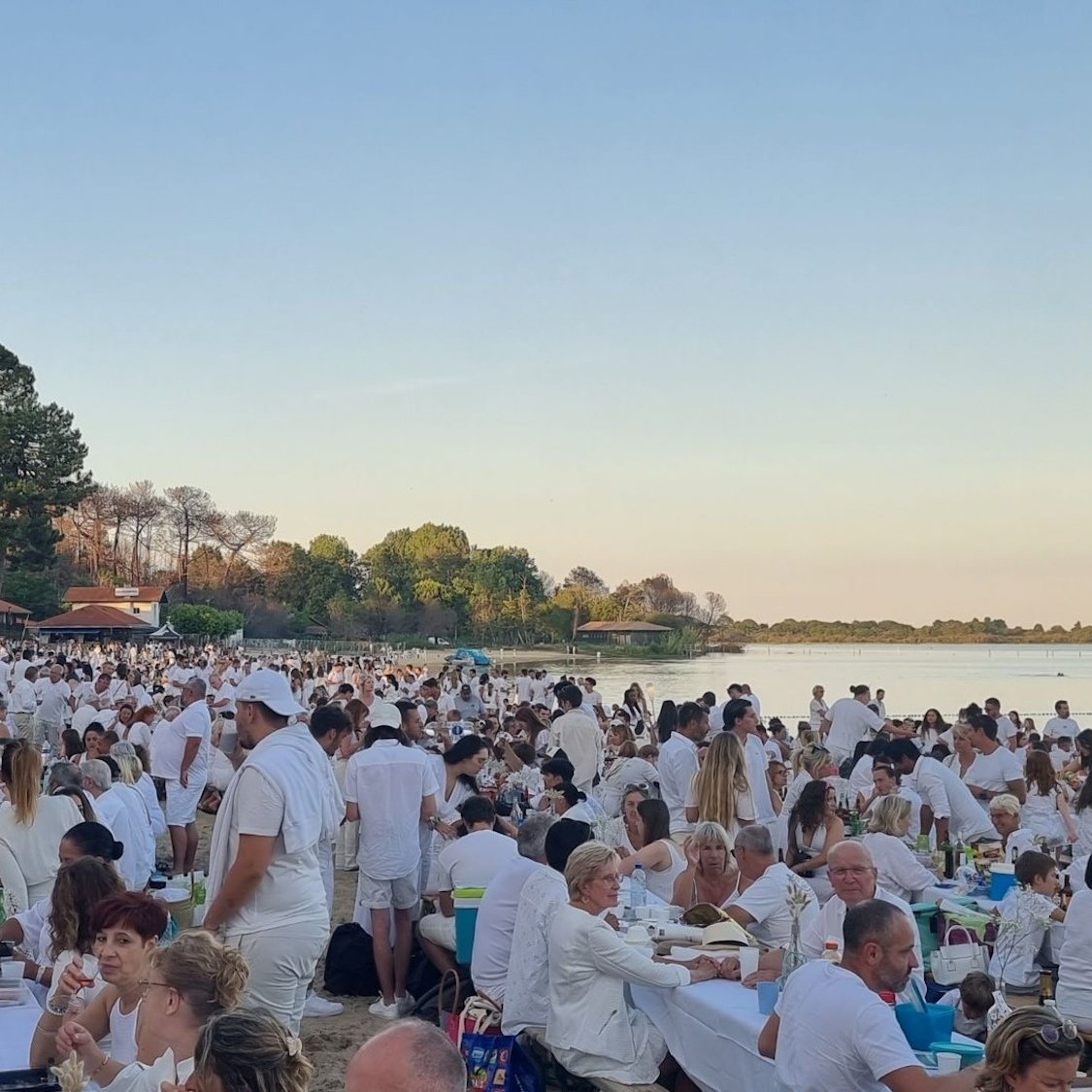 soiree-blanche-plage-cazaux