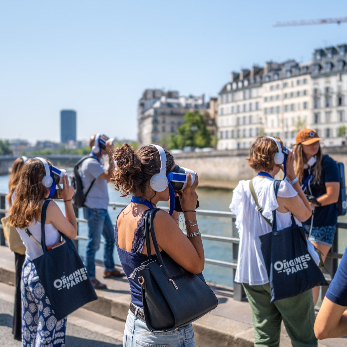 experience-immersive-origines-paris-casque-vr-le-b