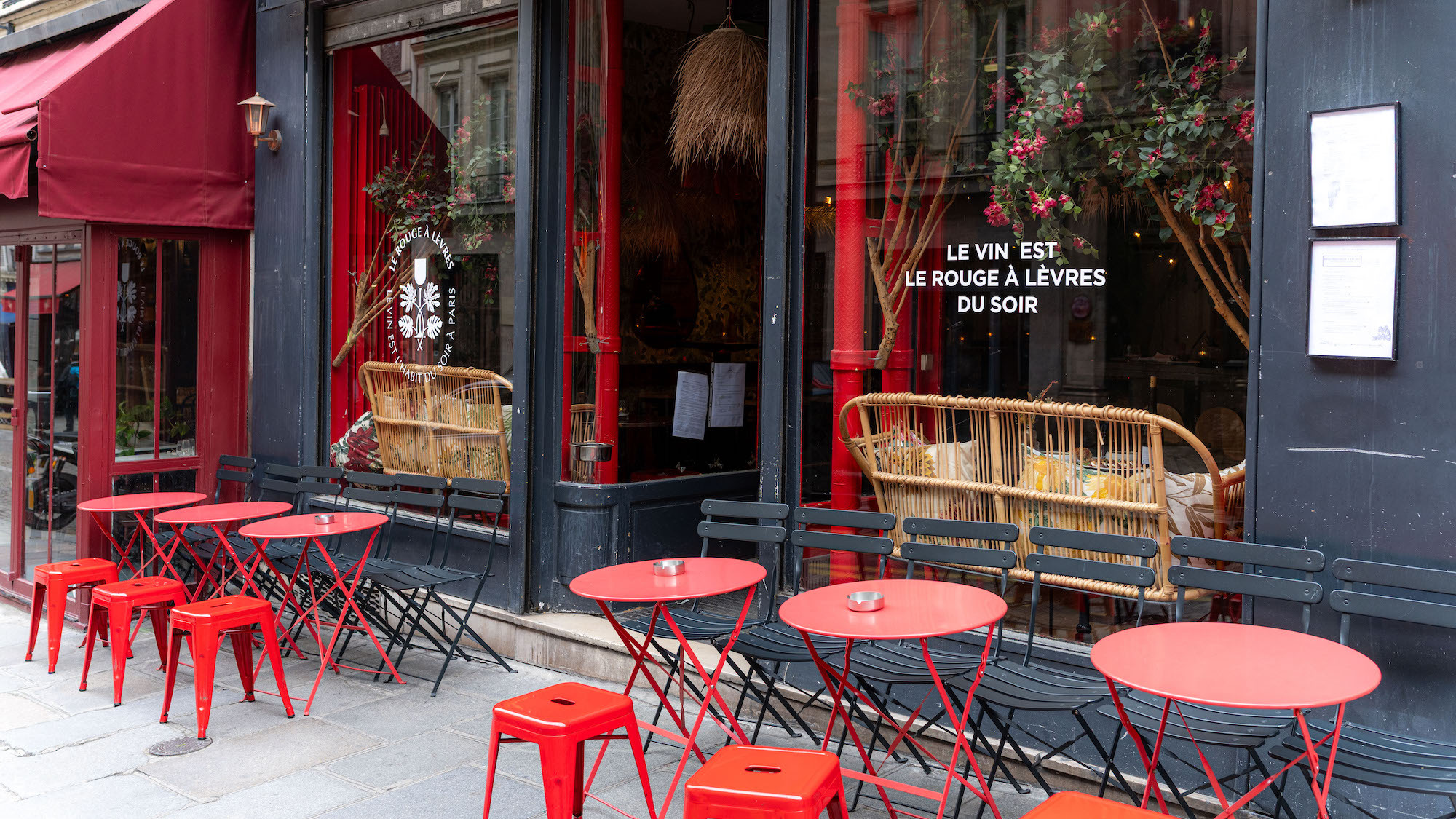 rouge-a-le-vres-bar-a-vin-9e-le-bonbon-paris