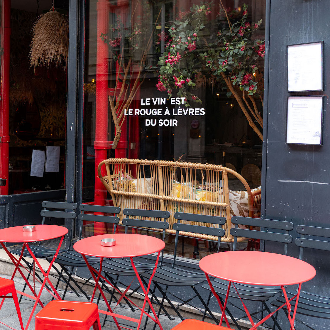 rouge-a-le-vres-bar-a-vin-9e-le-bonbon-paris