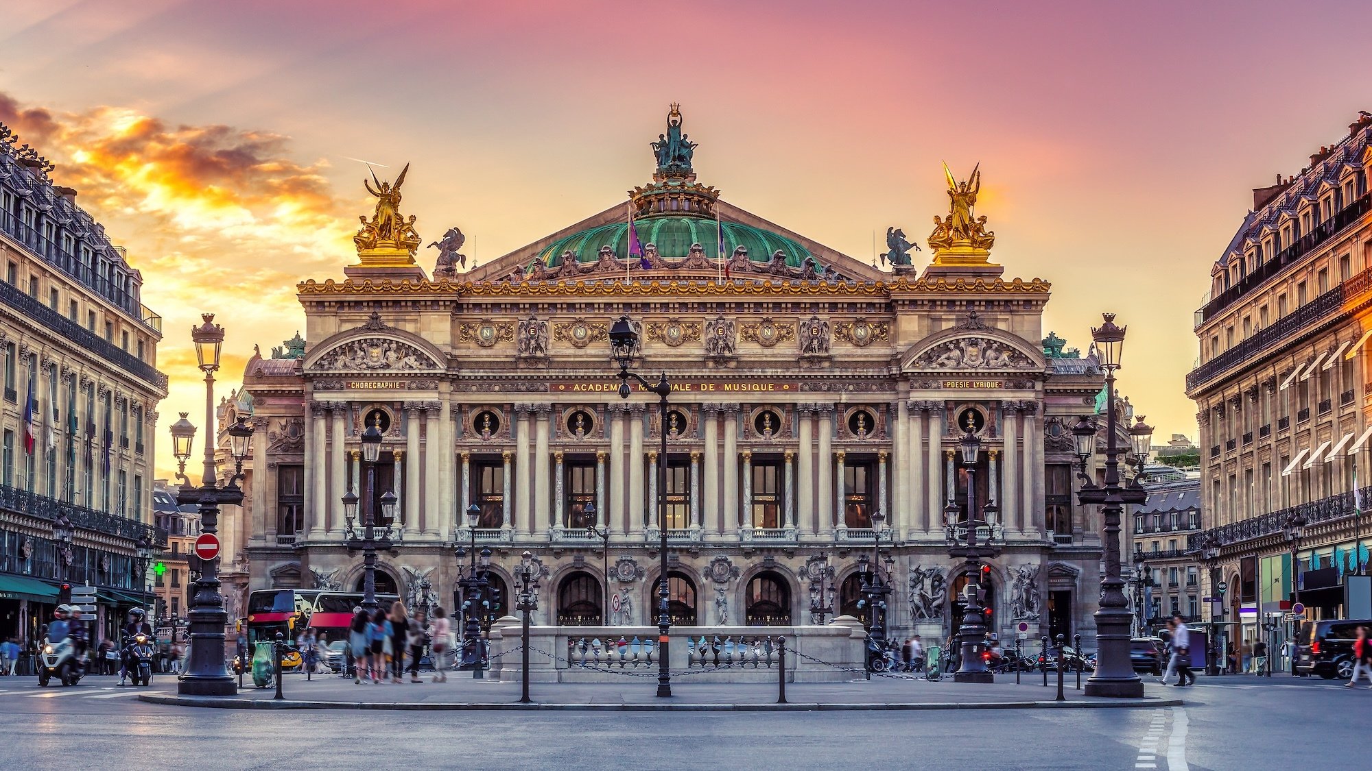 palais-garnier-credit-funny-solution-studio-shutte