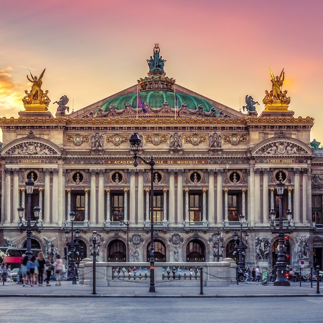 palais-garnier-credit-funny-solution-studio-shutte