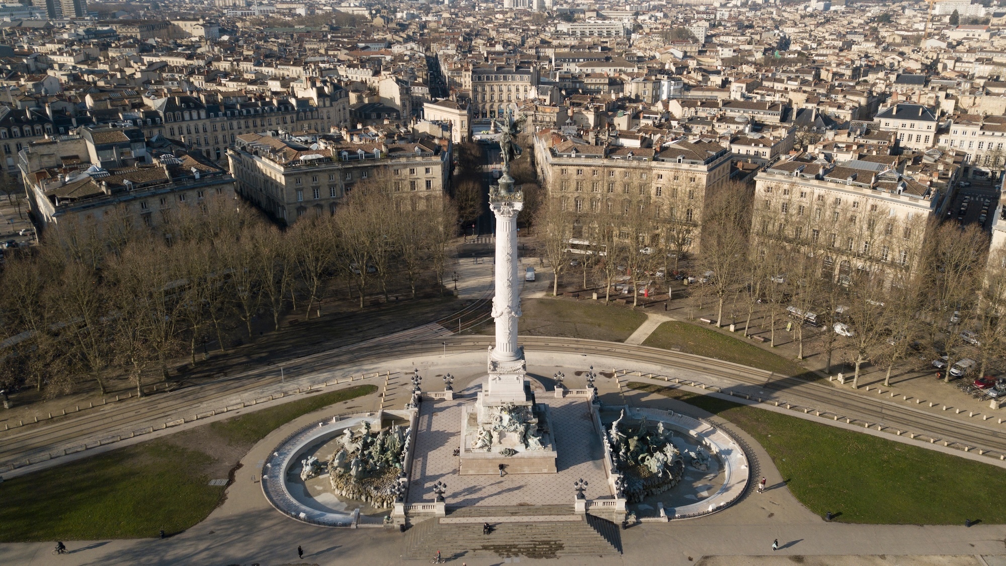 place-quinconces-bordeaux
