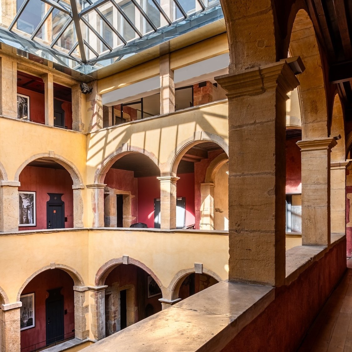 cour-des-loges-lyon-a-radisson-collection-hotel-la