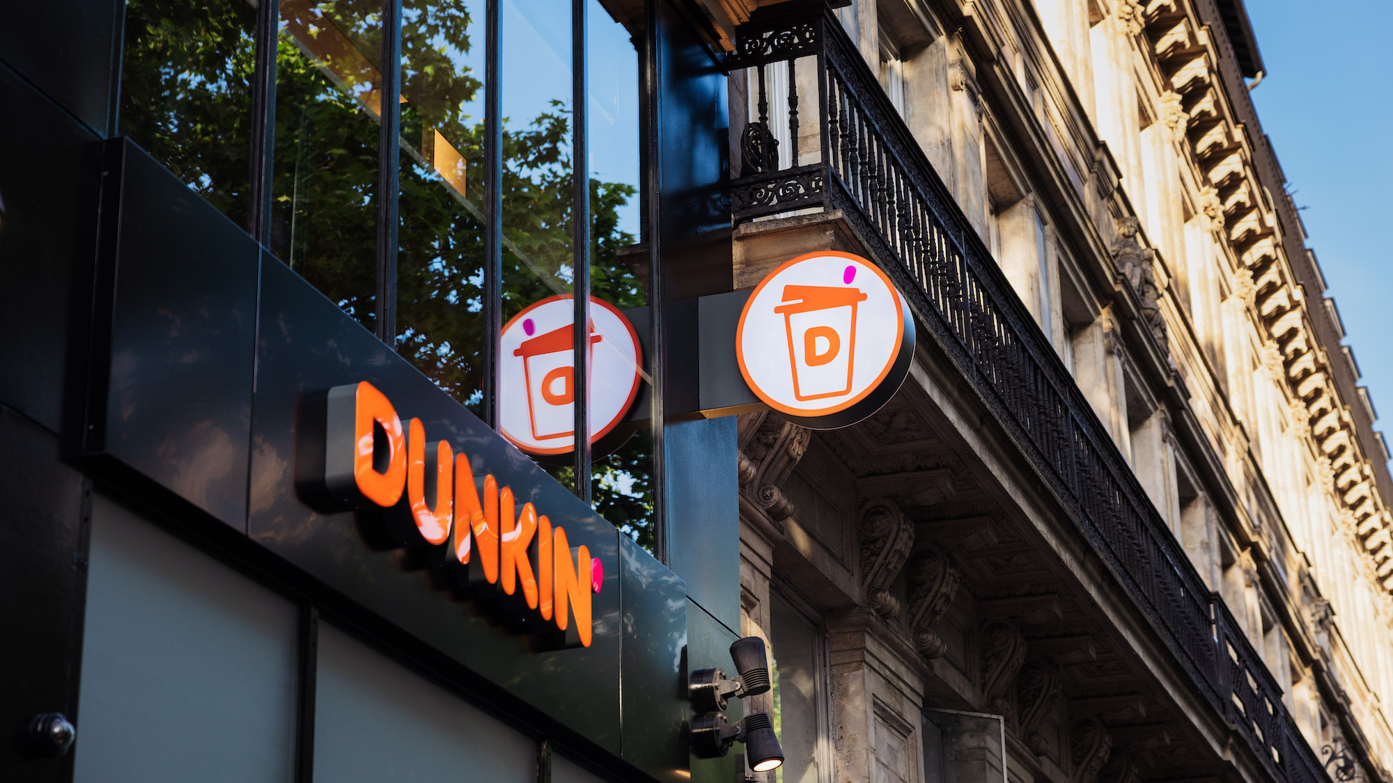 dunkin-donut-ouverture-paris-cafe-offert-fin-anne-