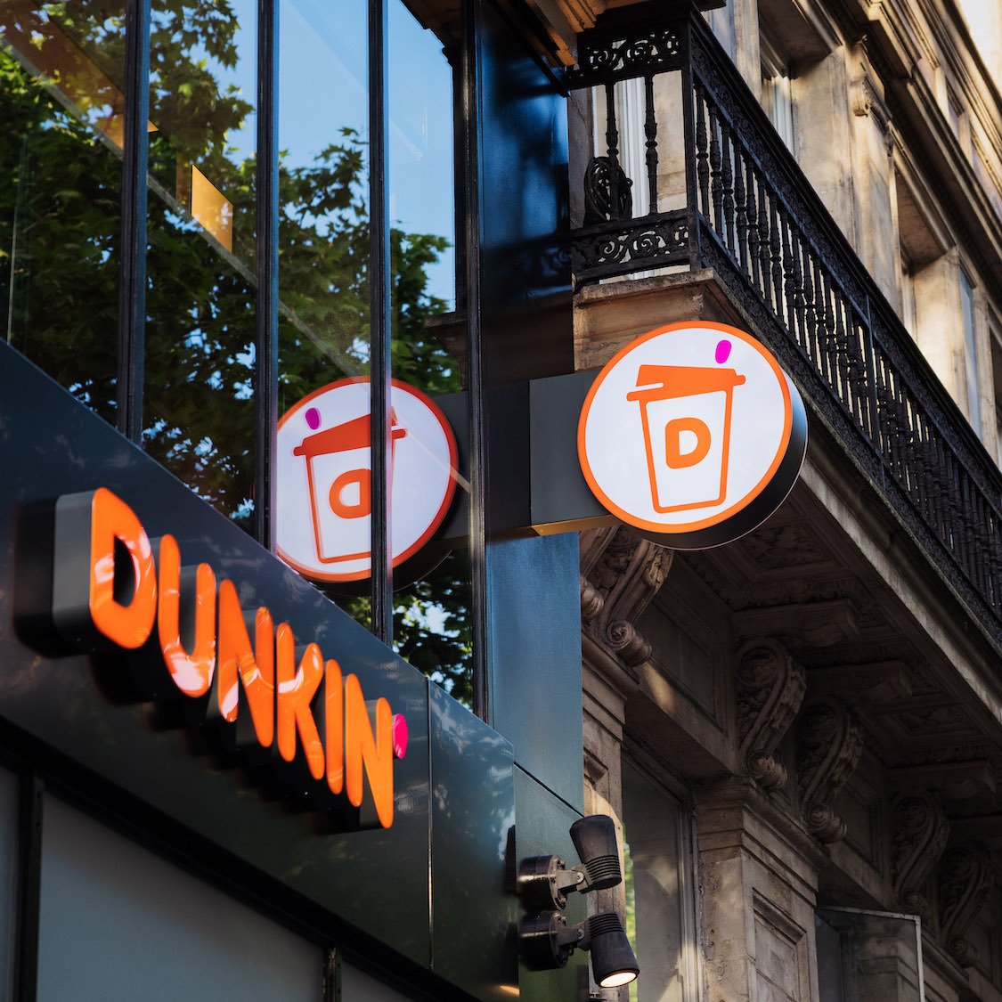 dunkin-donut-ouverture-paris-cafe-offert-fin-anne-