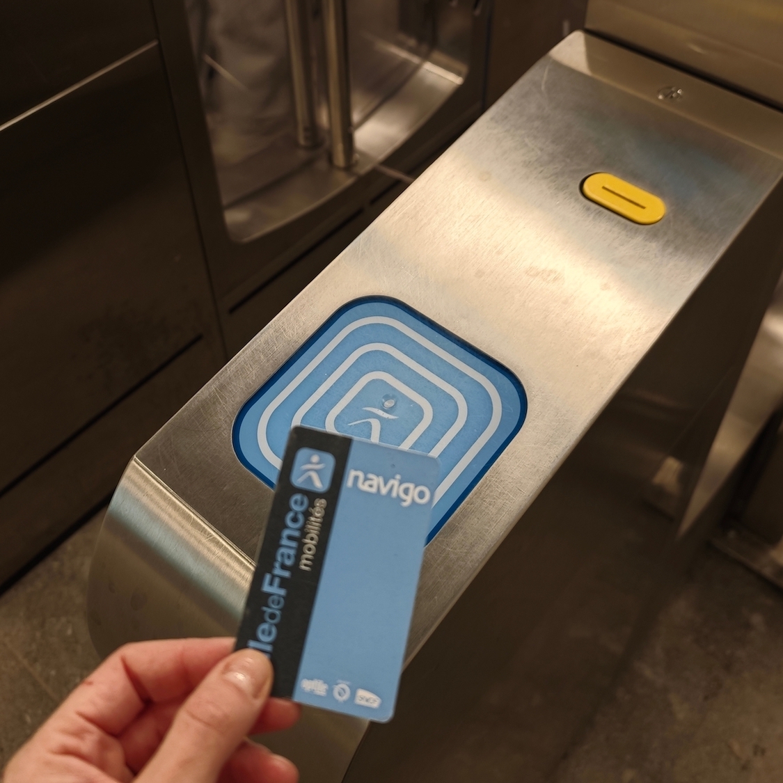 pass-navigo-liberte-plus-telephone-juin-le-bonbon-