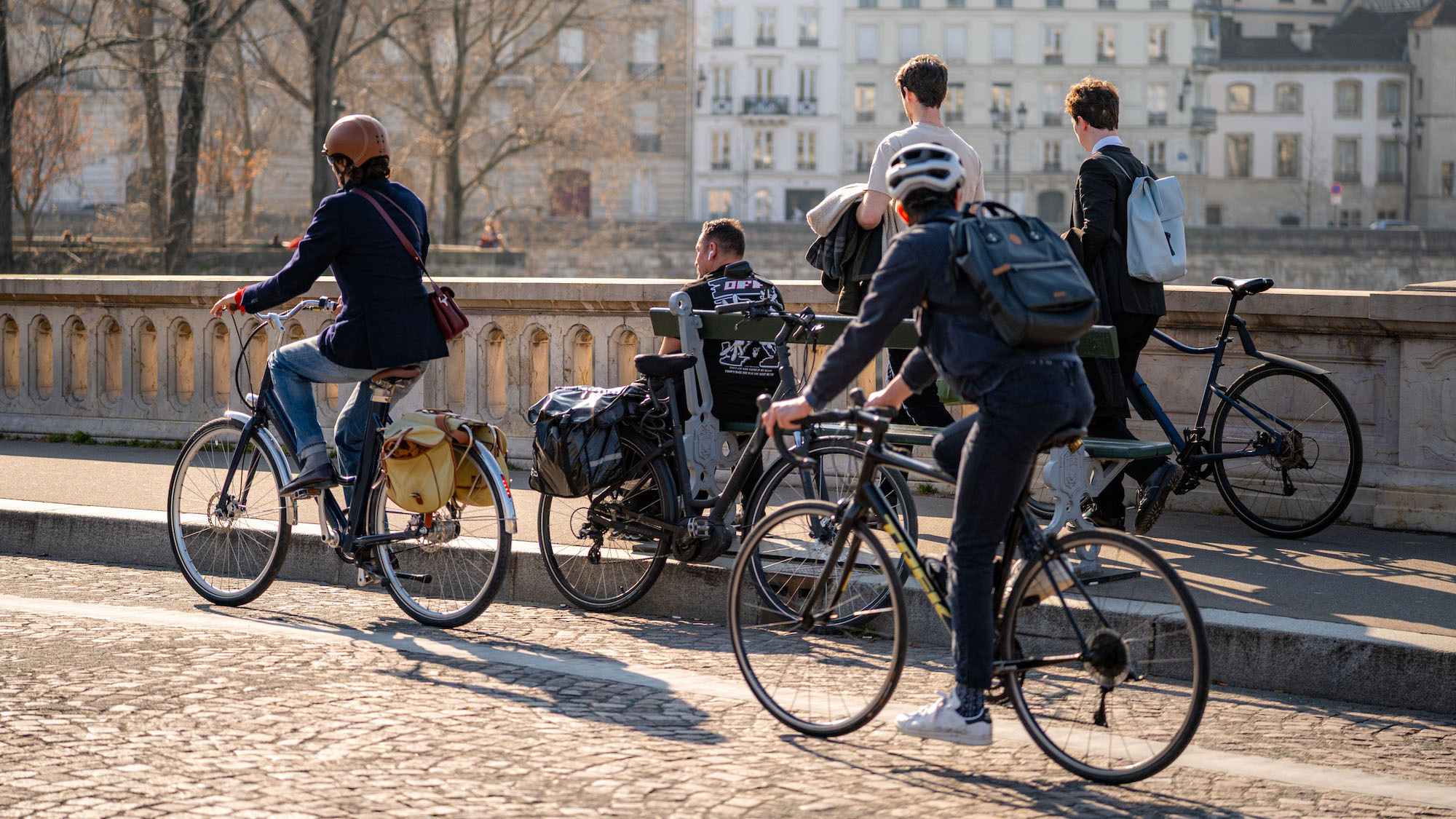 velo-paris-quais-violences-routie-res-rapport-le-b