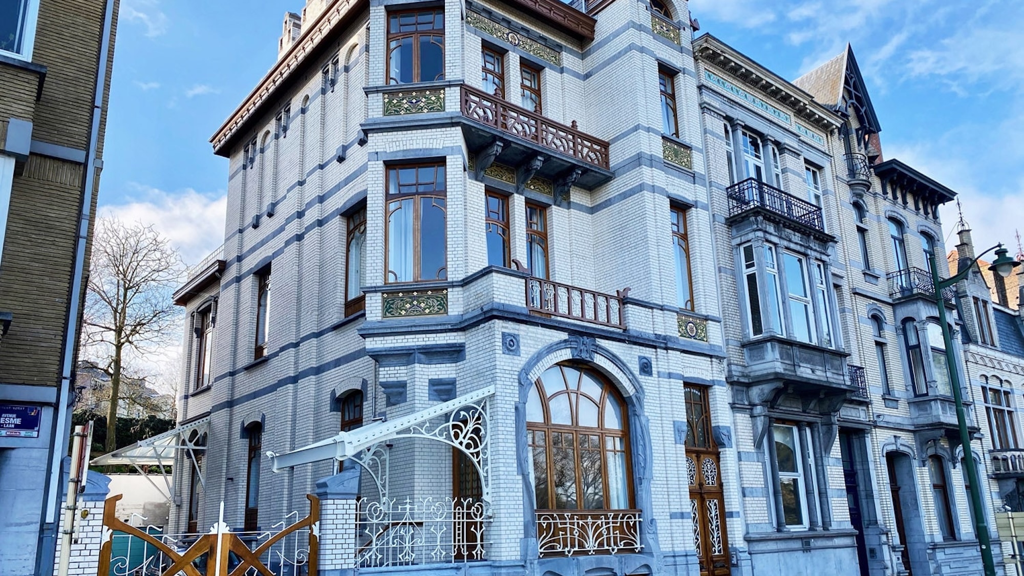 art-nouveau-villa-de-rooster