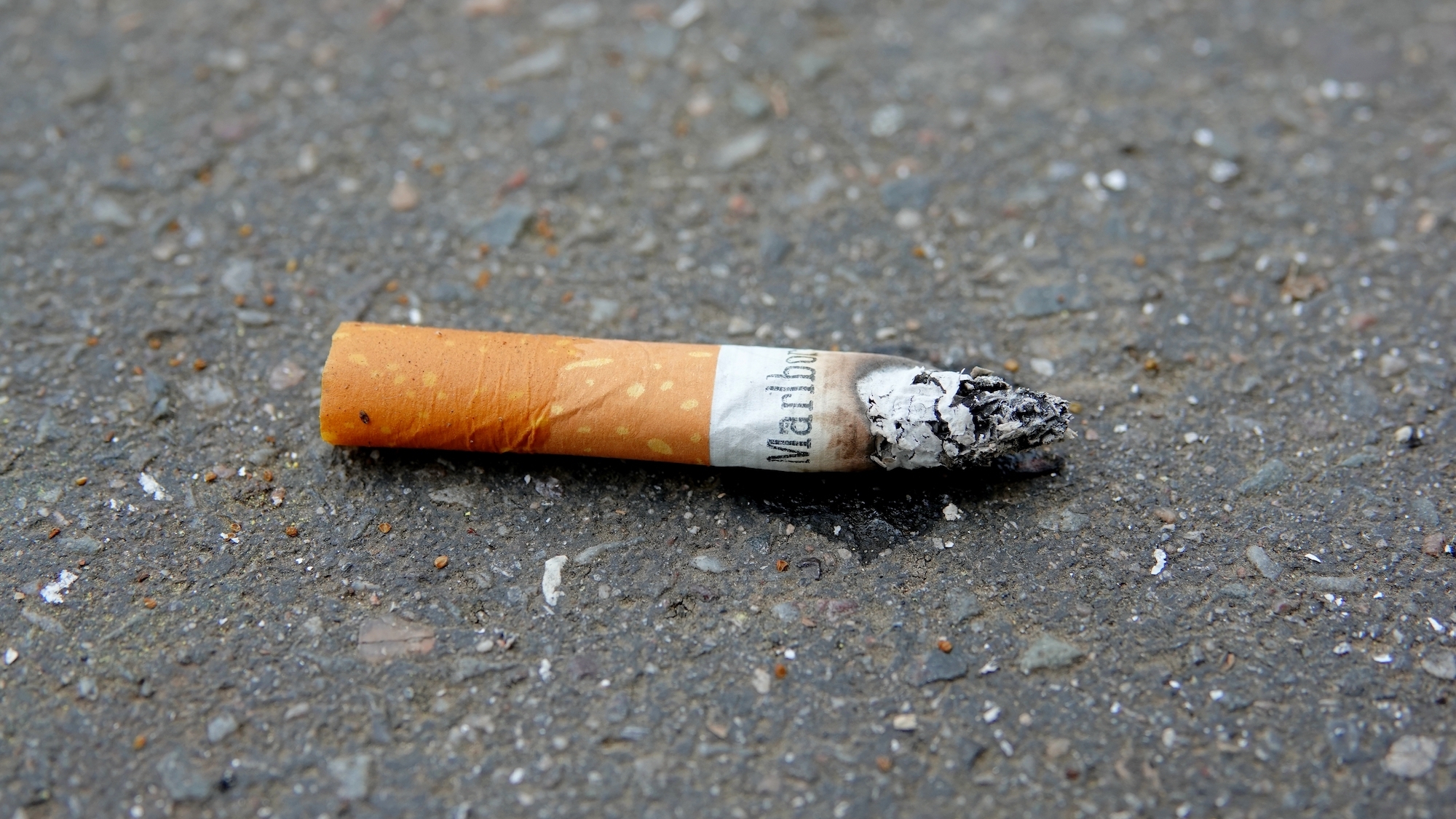 megor-cigarette-paris-amende-plan-mairie-le-bonbon