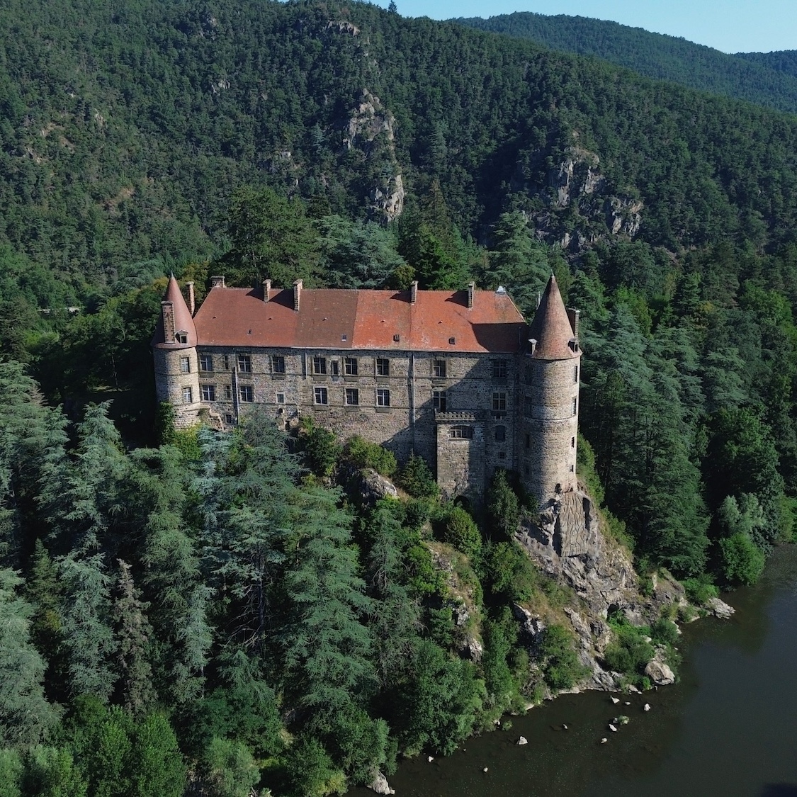 chateau-lavoute-polignac-2h-lyon