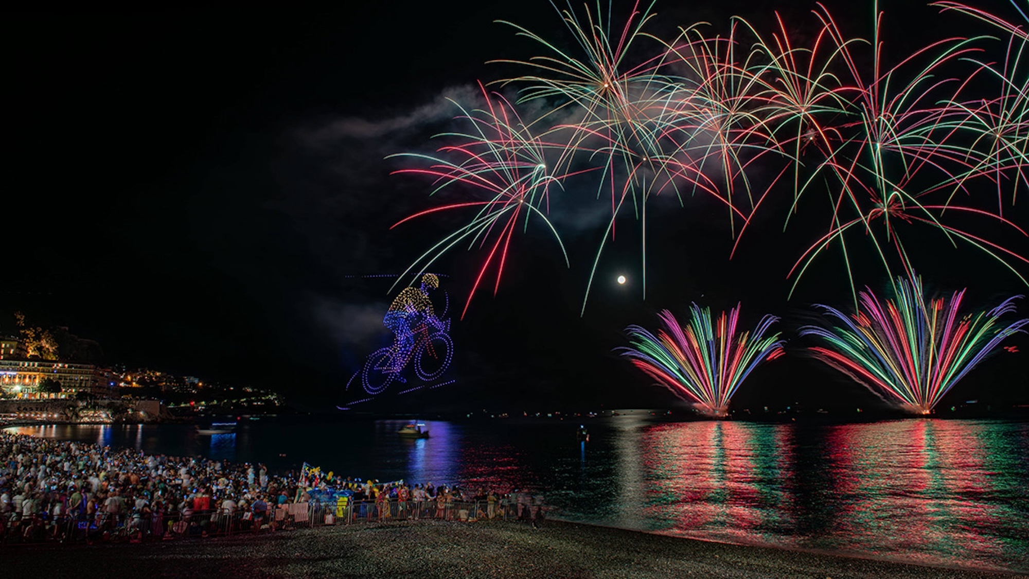 spectacle-drones-lumineux-et-pyrotechniques-nice-t
