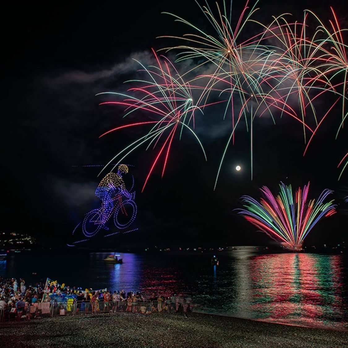 spectacle-drones-lumineux-et-pyrotechniques-nice-t