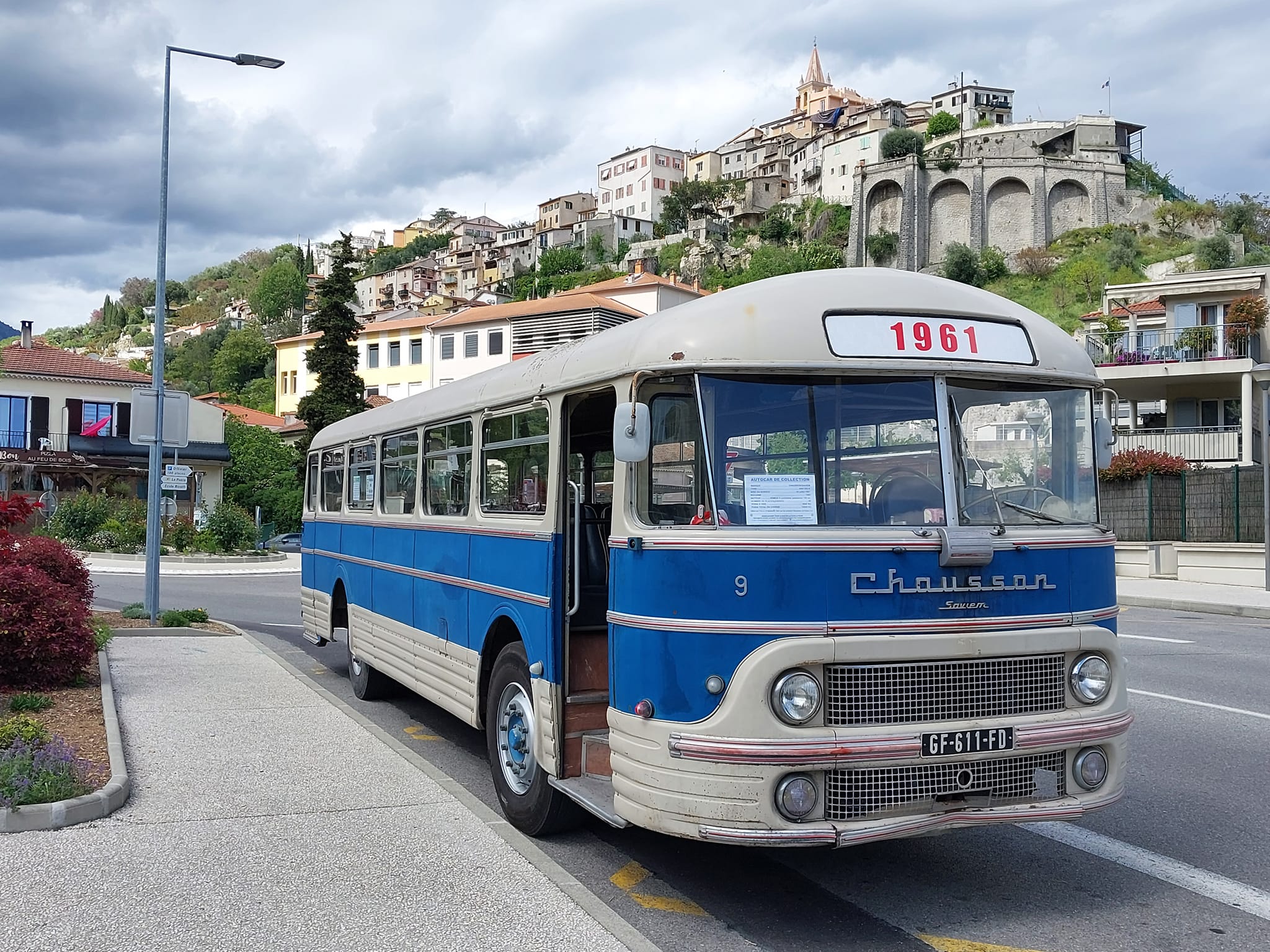 nice-association-redonne-vie-anciens-autocars