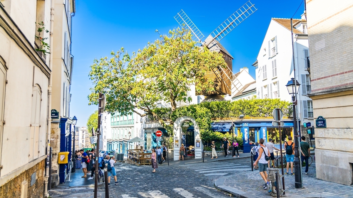 shutterstock-2426069339-2-1200