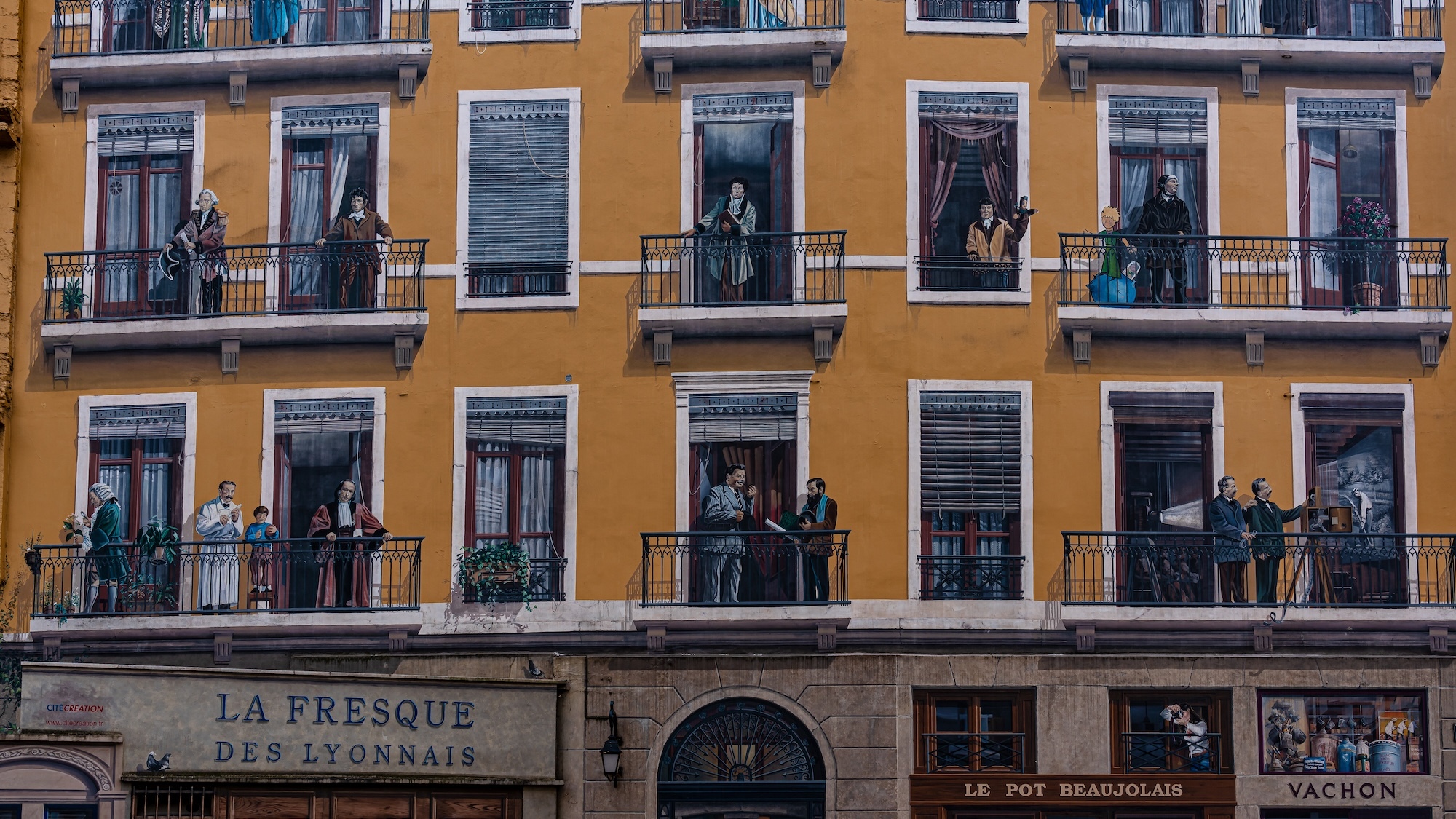 wendie-renard-laurent-gerra-fresque-lyonnais