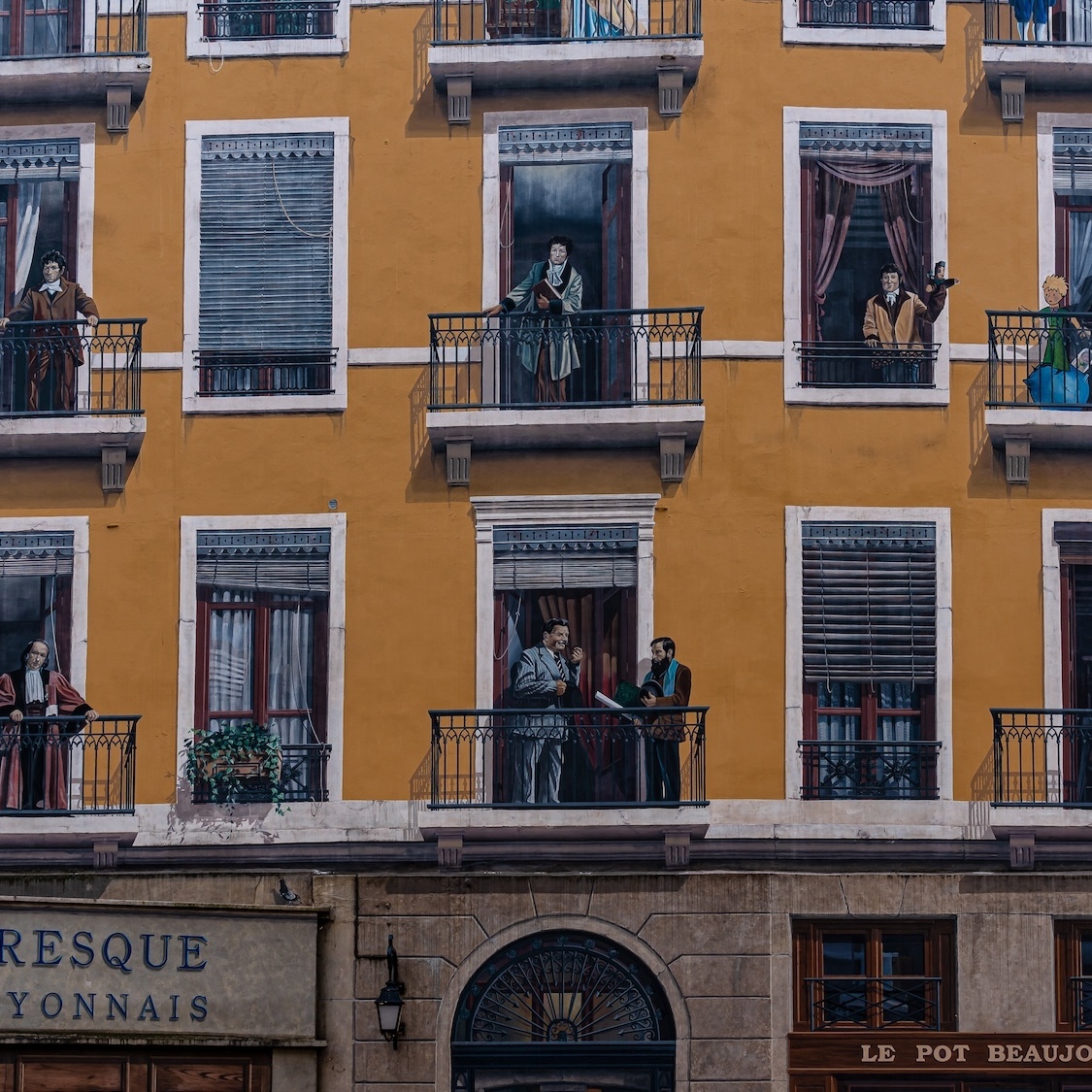 wendie-renard-laurent-gerra-fresque-lyonnais
