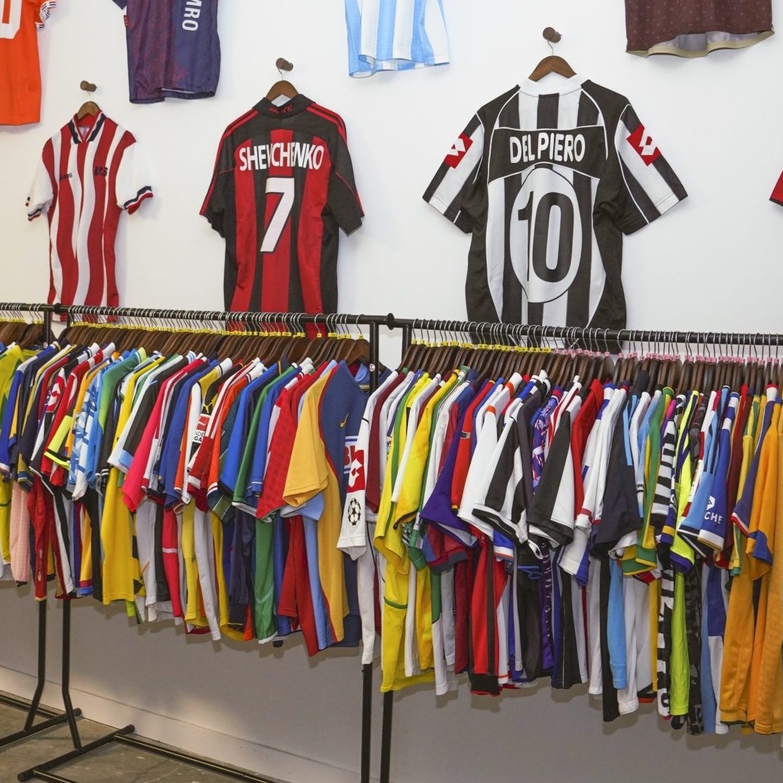 Une boutique éphémère dédiée aux maillots de sport vintage débarque à Strasbourg boutique-ephemere-maillots-sport-vintage-strasbour