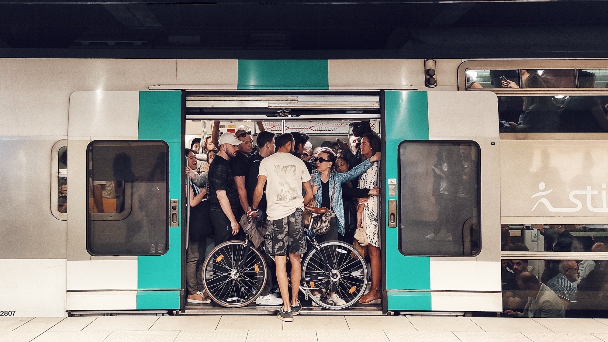 rer-a-travaux-ete-trafic-interrompu-le-bonbon-pari
