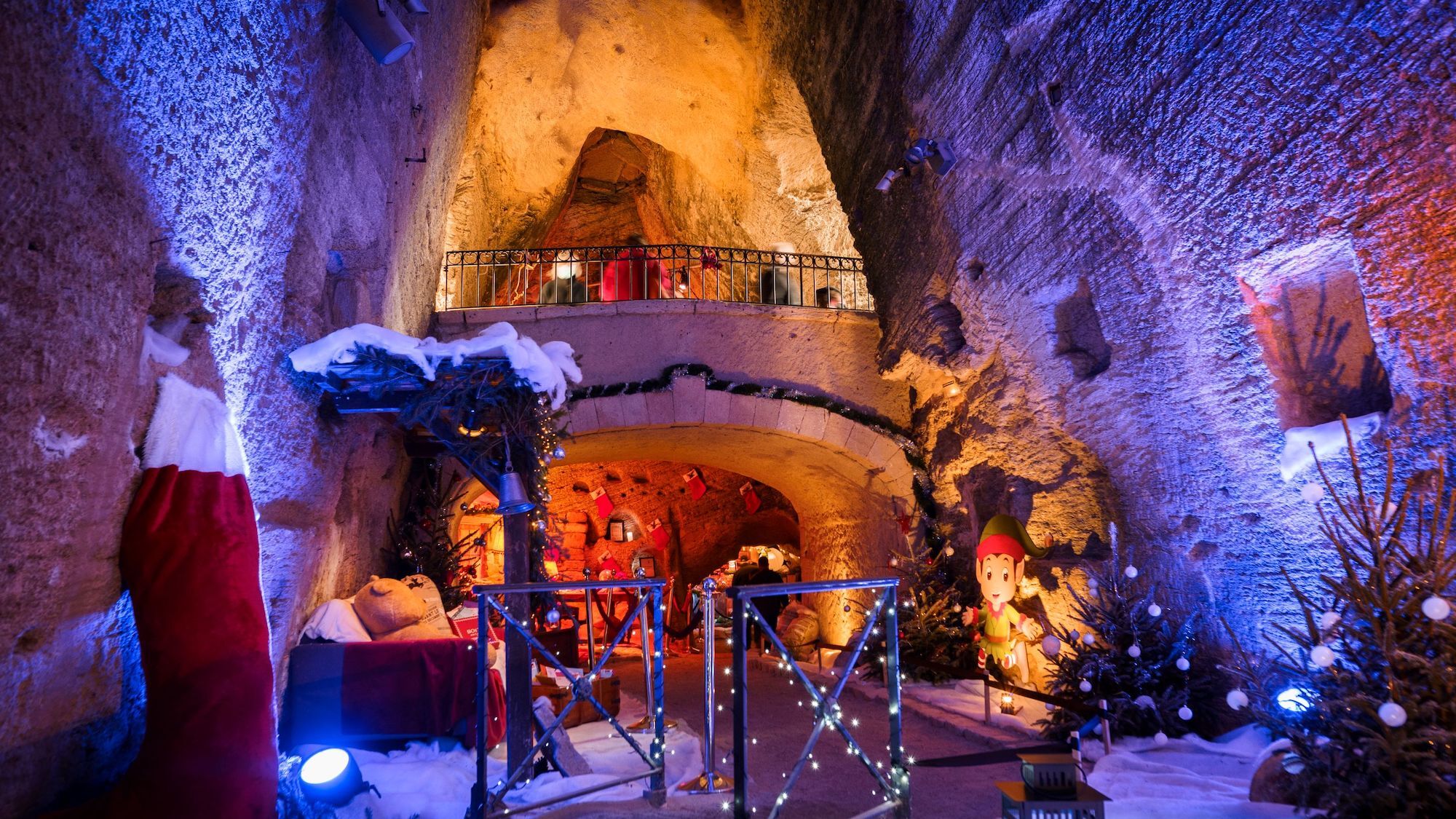 doue-anjou-marche-noel-grottes-troglodytes-le-bonb