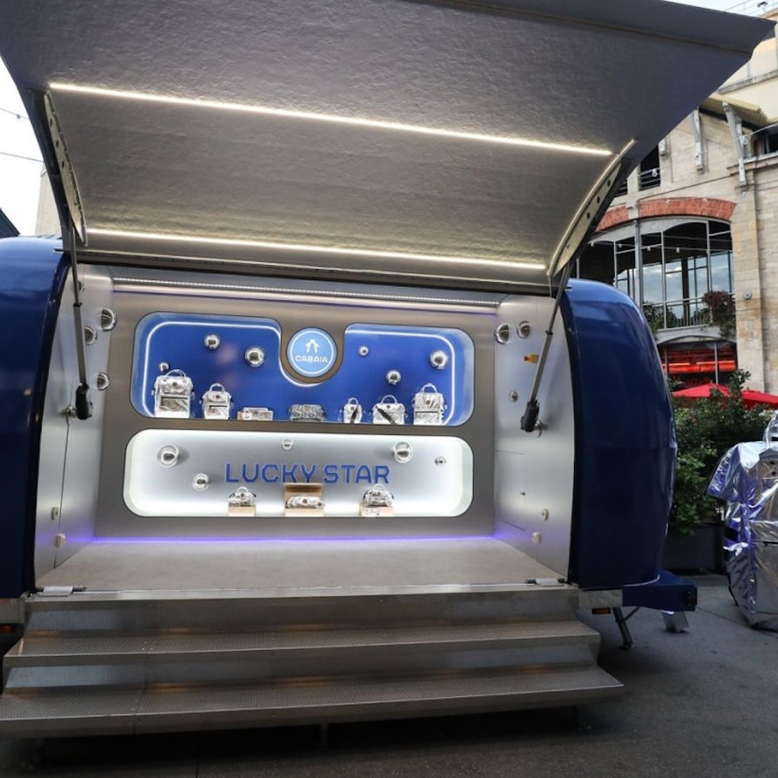 This amazing brand is arriving in Lyon with its Christmas caravan full of gifts! cabaia-lyon-caravane-noel-cadeaux