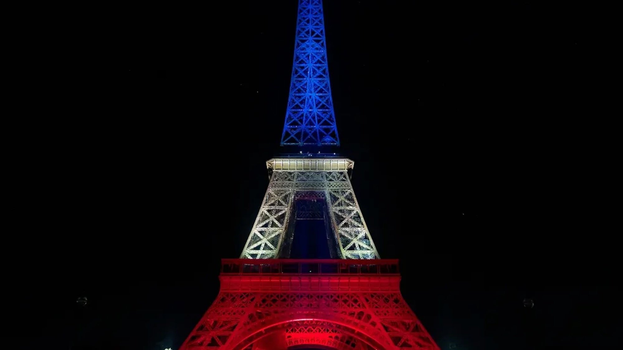 tour-eiffel-hommage-13-novembre-paris