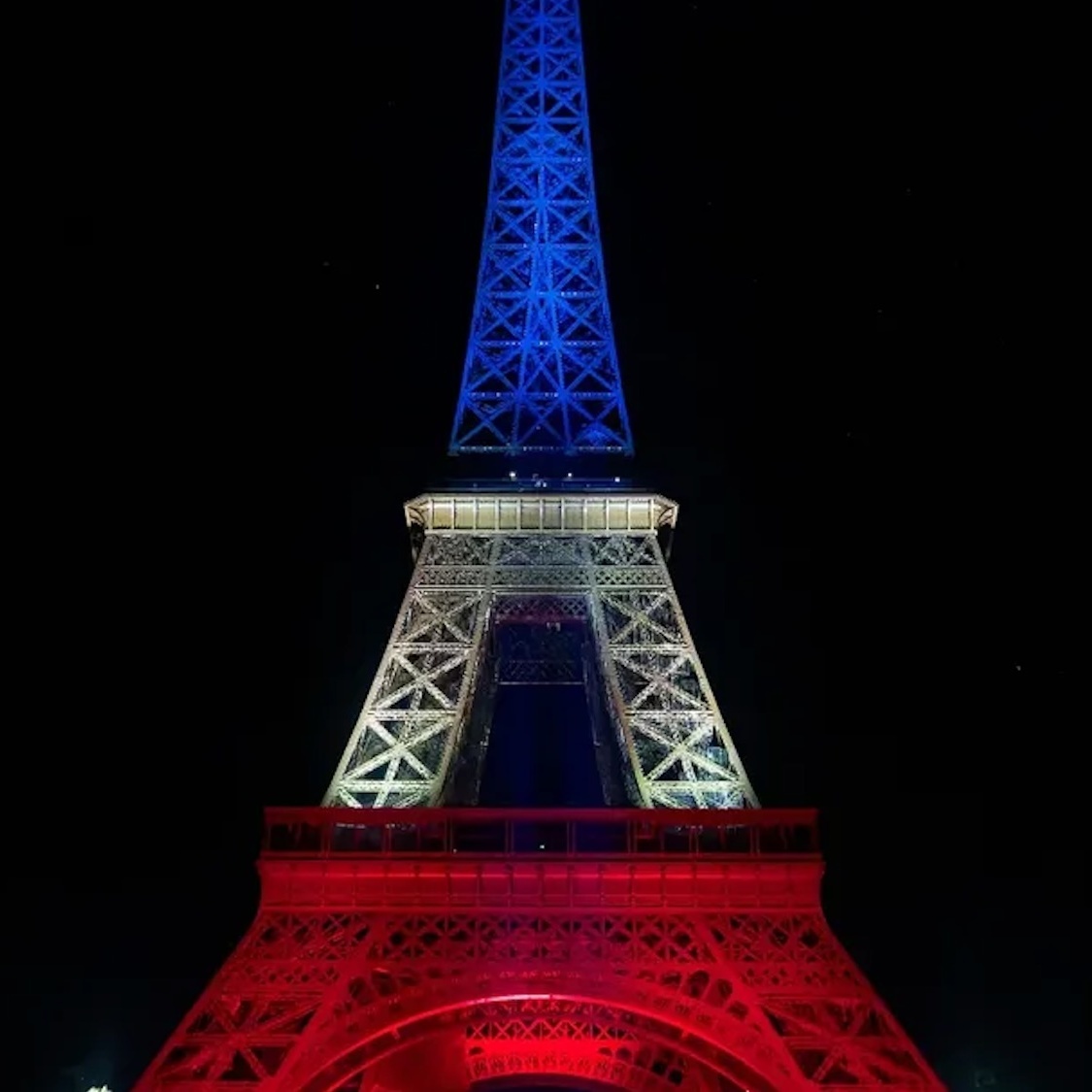 tour-eiffel-hommage-13-novembre-paris