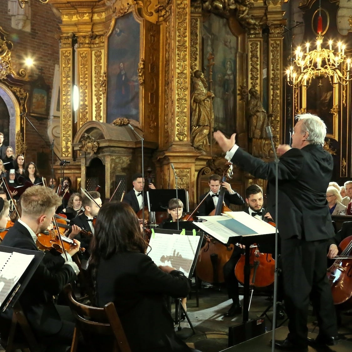 concert-eglise-credit-erafoto-shutterstock