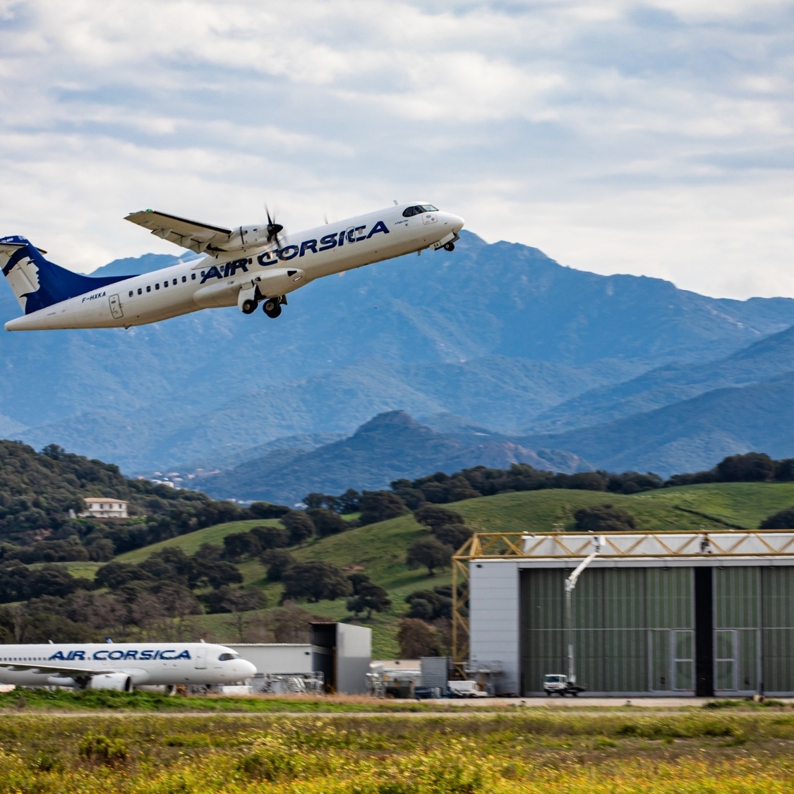 Dole–Ajaccio : une nouvelle ligne estivale qui rapproche encore plus la Corse de Dijon air-corsica-dijon