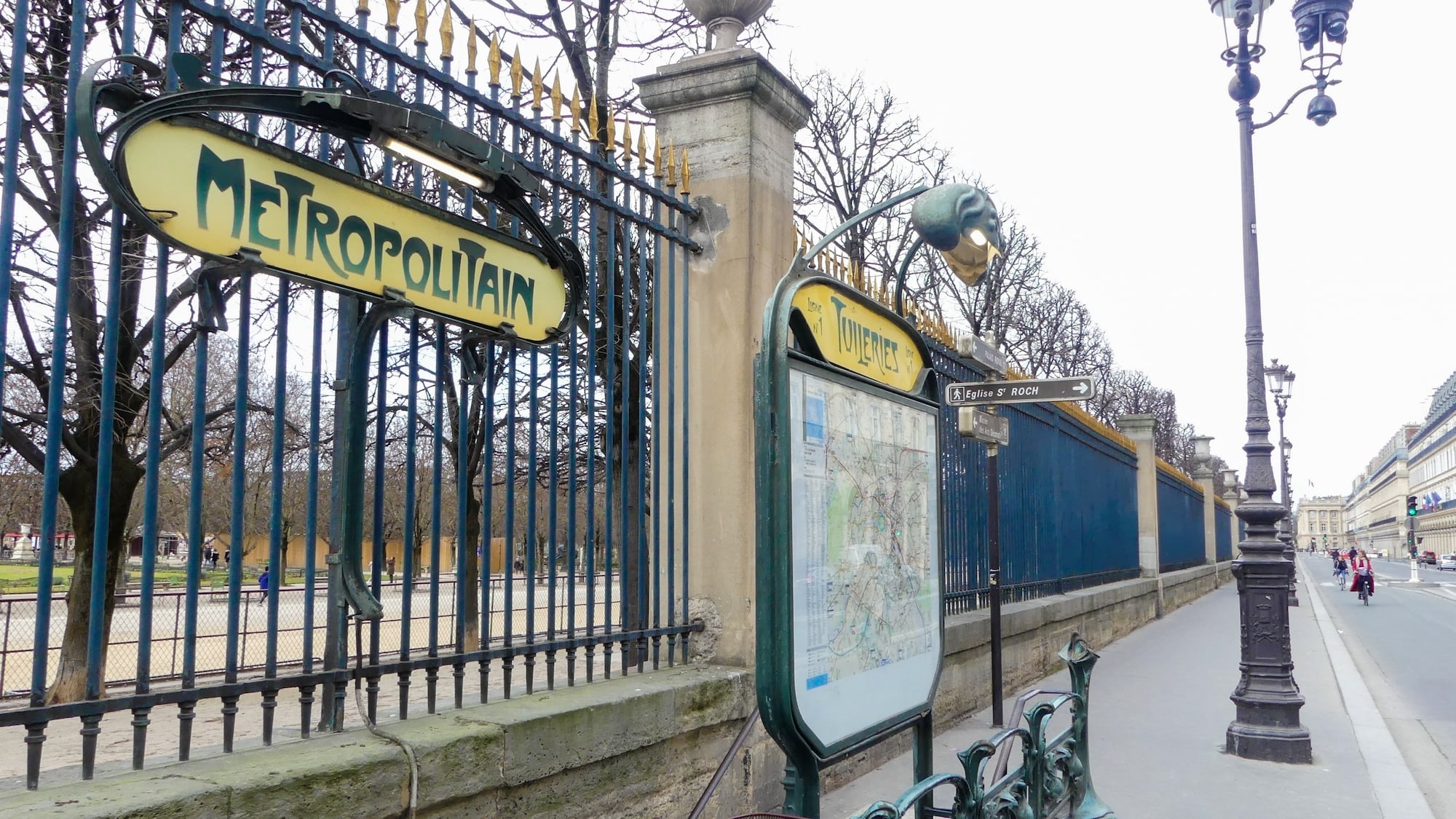 station-metro-paris-tuileries-jardin-hiver-ferme-m
