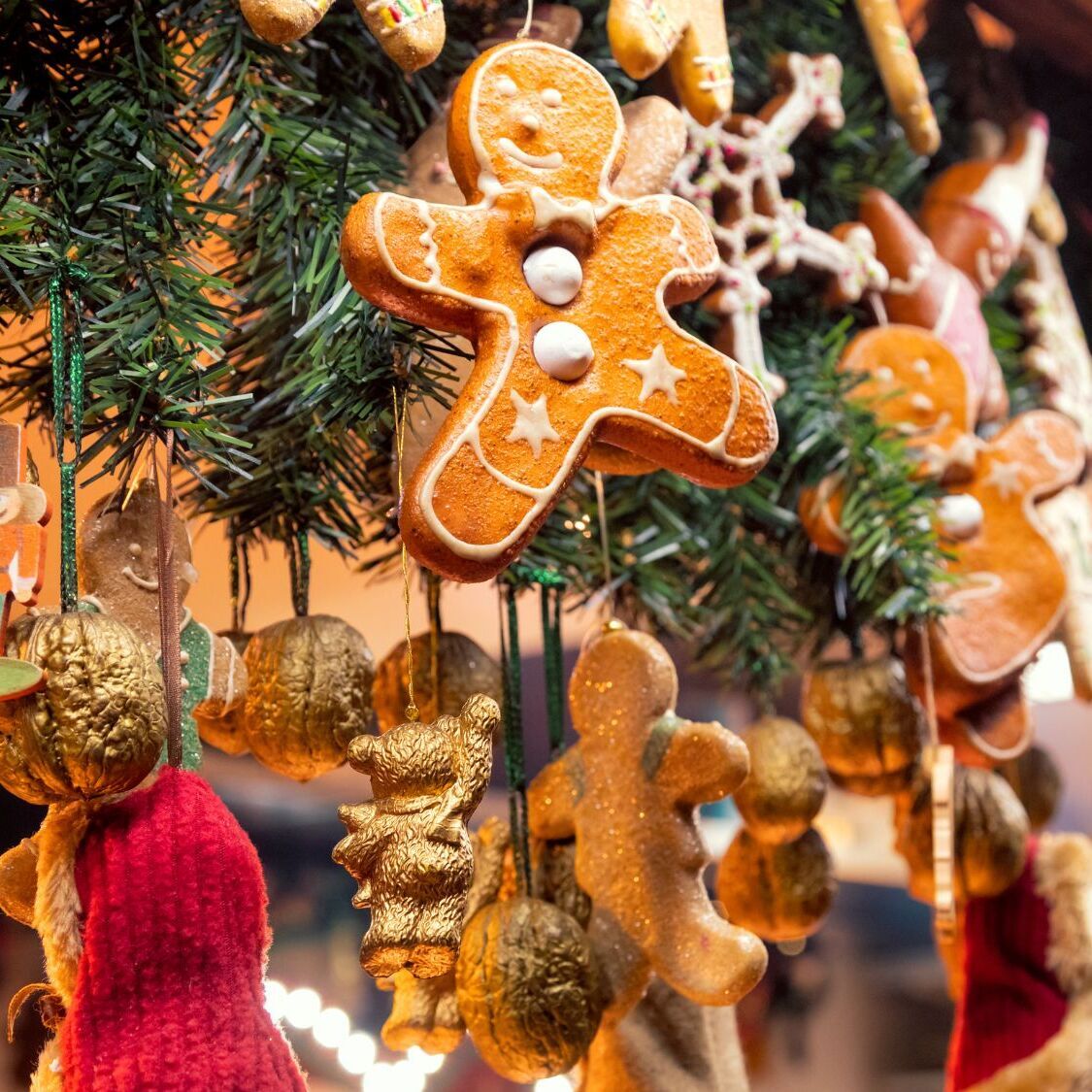 marche-noel-pain-epice-guirlande