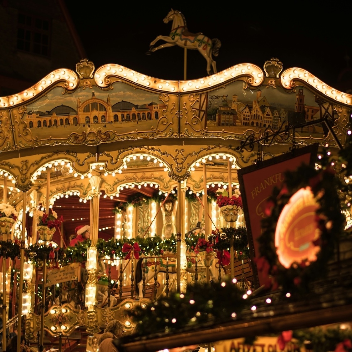 christmas-market-cmophotonet-unsplash