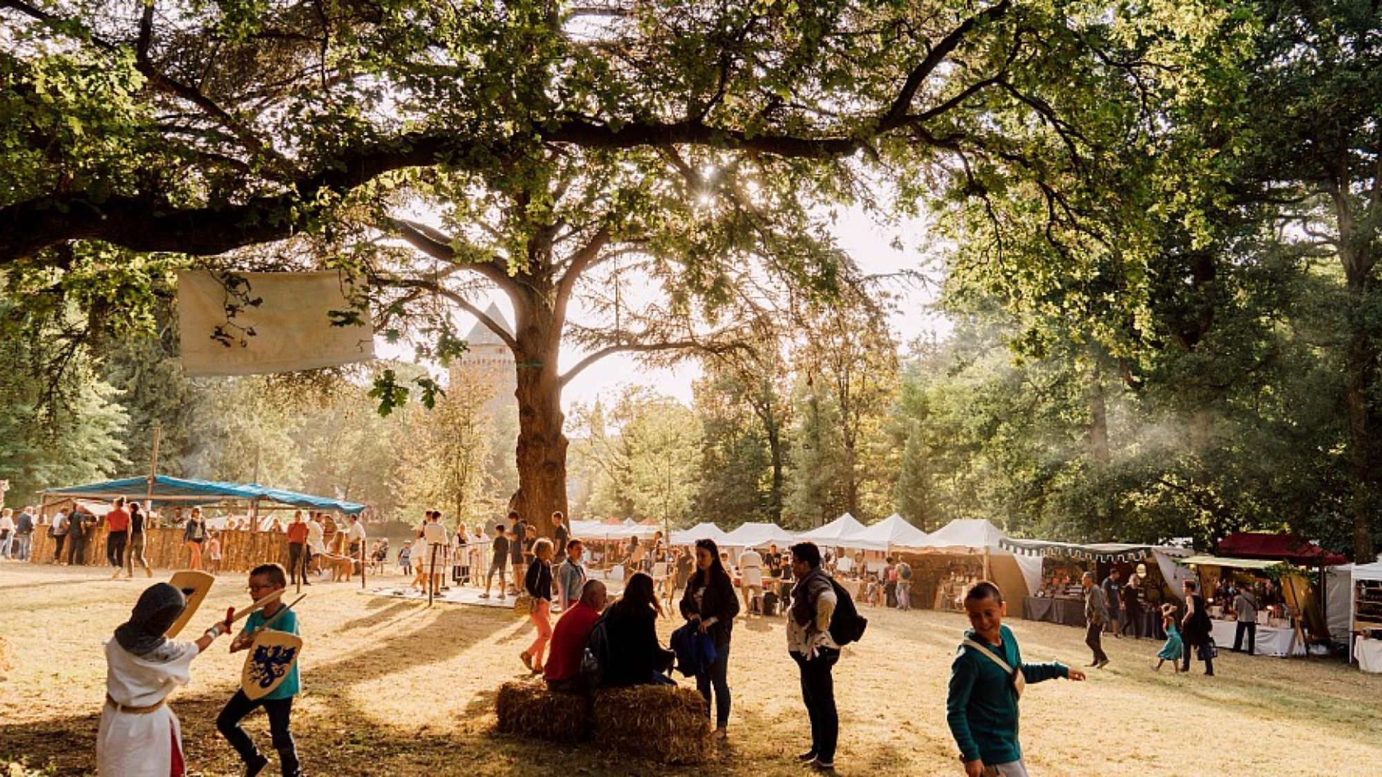 fete-medievale-parc-arbres